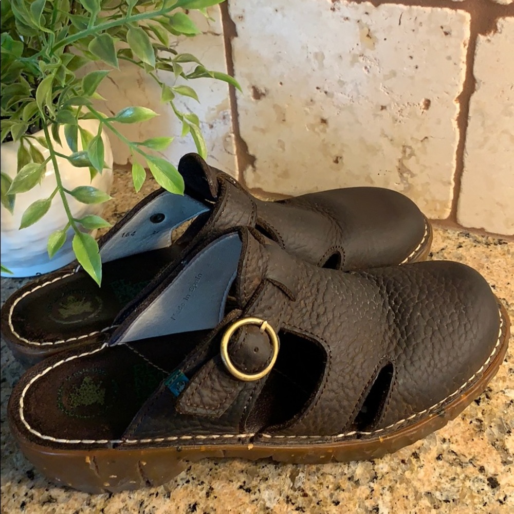 El Naturalista clogs